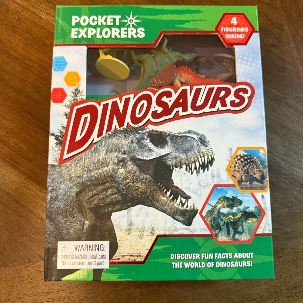 Pocket Explorers: Dinosaurs–Book with 4 Figurines Inside!
Interactive-great gift